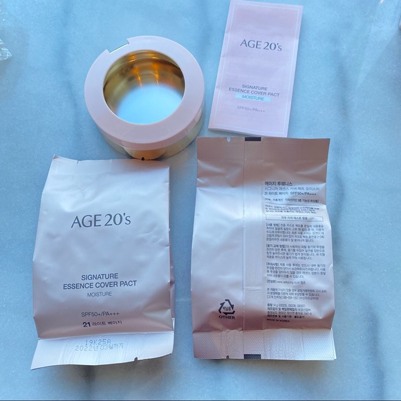 Age 20s Signature Essence Cover Pact Korean Powder Compact, color 21 - Picture 5 of 6